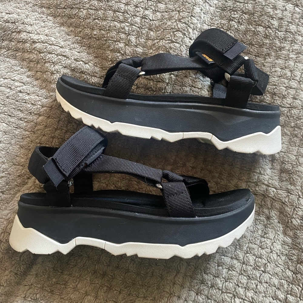 Teva Jadito Universal Platform Sandal